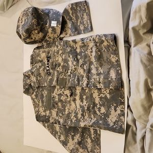 Trooper camo top and hat U.S. ARMY size small 6-8